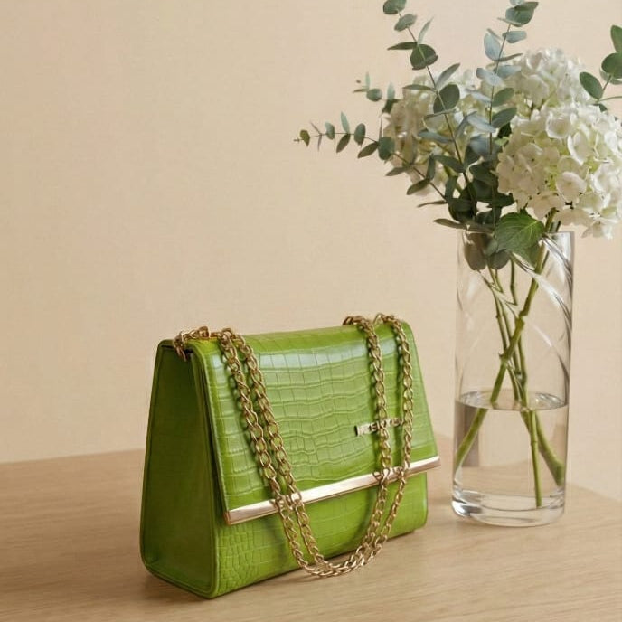 The Rose Dust Chain Bag